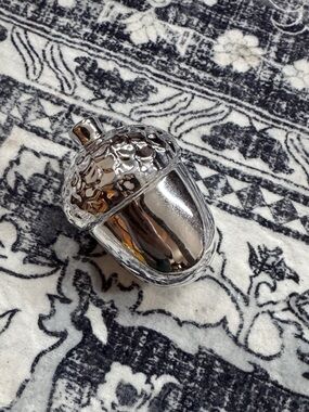Silver Acorn Trinket